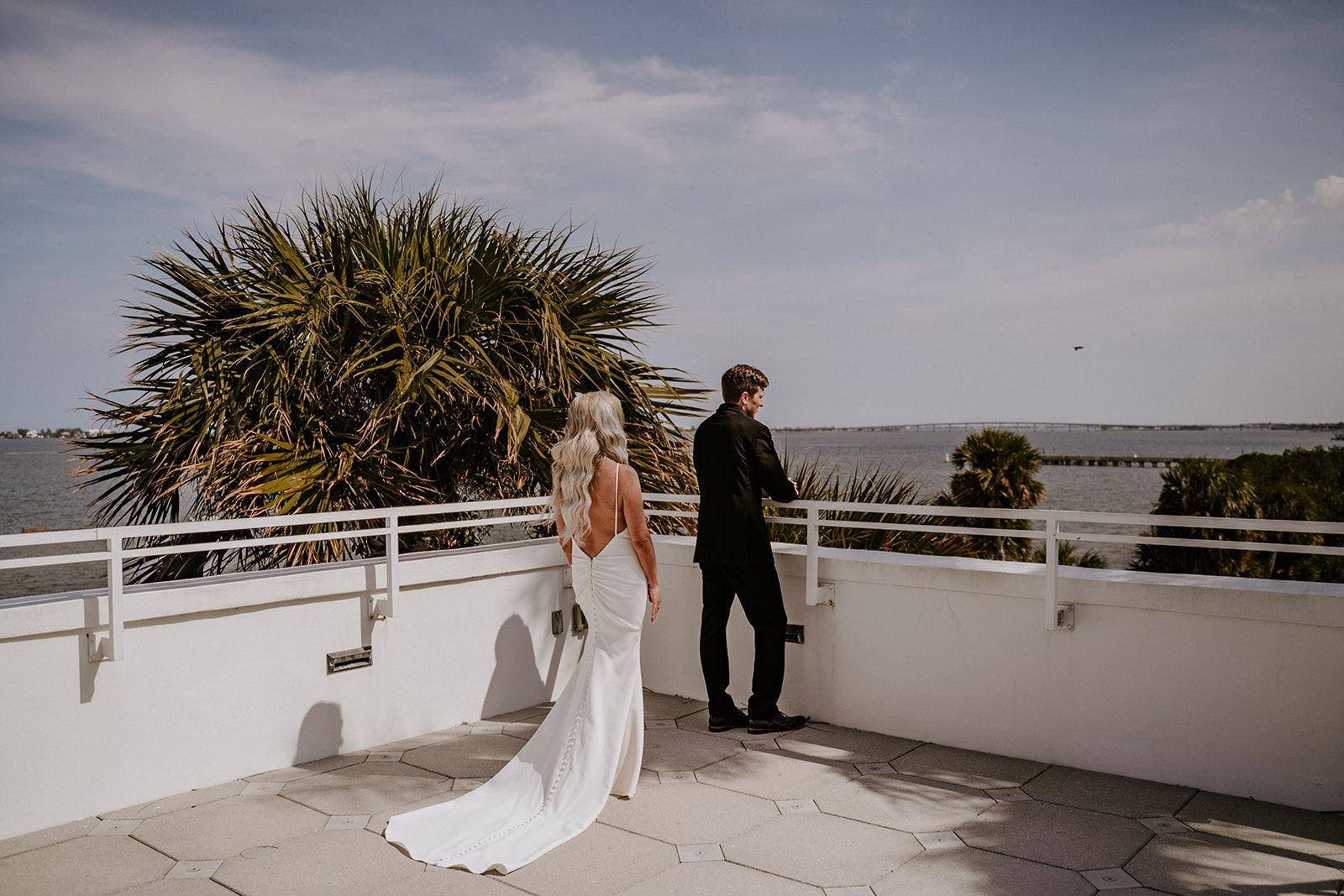 Bride and groom have Florida wedding timeline with first look